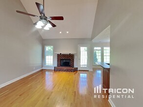 419 Fieldstone Dr in White House, TN - Building Photo - Building Photo