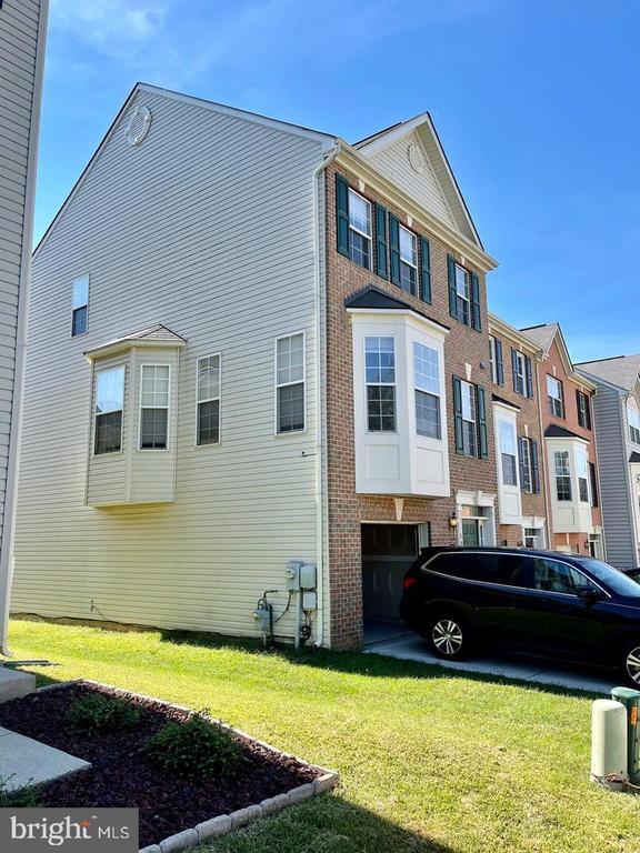 1047 Lily Way in Odenton, MD - Building Photo - Building Photo