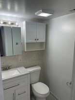 14 Canterbury Sq, Unit ### in Alexandria, VA - Building Photo