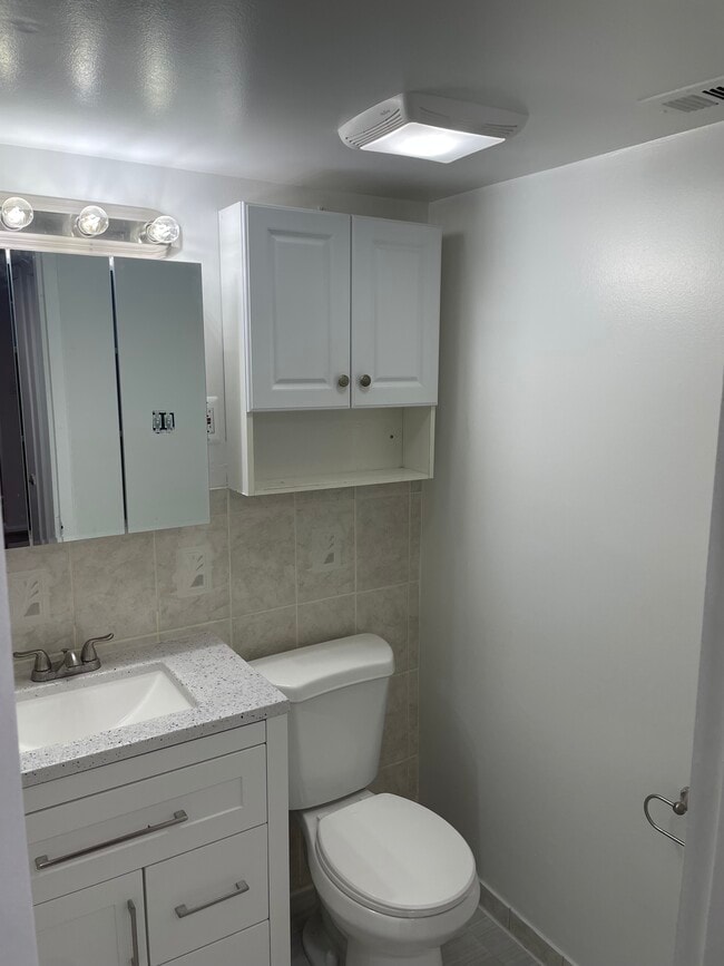 property at 14 Canterbury Sq