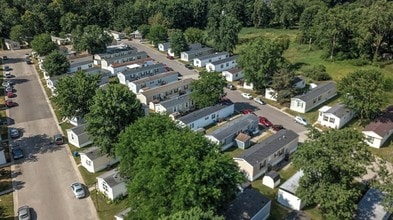 Byron Center Mobile Village in Byron Center, MI - Foto de edificio - Building Photo