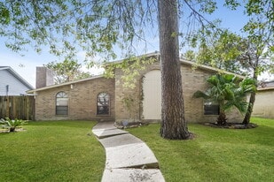14606 Leacrest Dr in Houston, TX - Building Photo