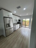 6121 SW 48th Ct in Davie, FL - Building Photo