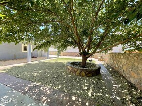 3033 Tierra Humeda Dr in El Paso, TX - Building Photo - Building Photo