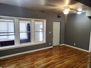 2521 E 72nd Pl in Chicago, IL - Building Photo - Building Photo