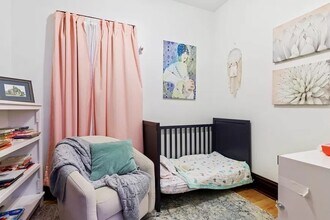 1818 N Albany Ave, Unit 1 in Chicago, IL - Building Photo - Building Photo