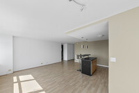 655 W Irving Park Rd, Unit #1215 in Chicago, IL - Building Photo - Building Photo