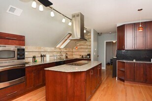 949 N Winchester Ave, Unit G03C in Chicago, IL - Building Photo