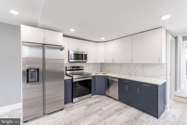 3252 Miller St in Philadelphia, PA - Building Photo - Building Photo