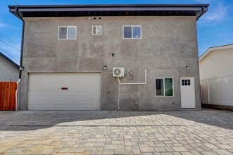 17095 Kingsbury St in Los Angeles, CA - Foto de edificio - Building Photo