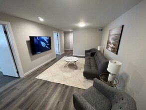 800 S 4th St in Stoughton, WI - Foto de edificio - Building Photo