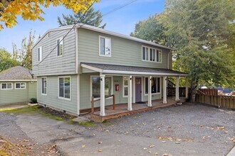 1820 SW 58th Ave in Portland, OR - Building Photo - Building Photo