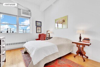 970 Kent Ave in Brooklyn, NY - Building Photo - Building Photo