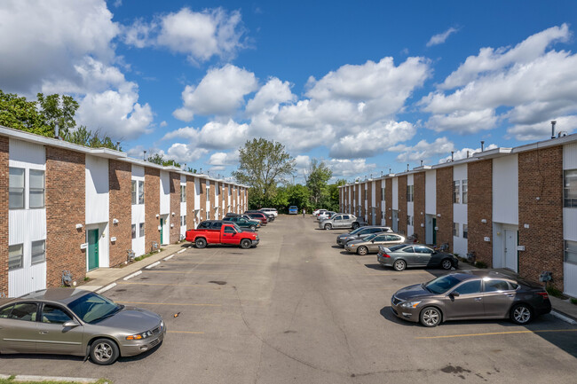 Southfield Village Apartments in Springfield, OH - Building Photo - Building Photo