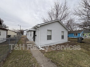 955 N Belmont Ave in Indianapolis, IN - Building Photo - Building Photo