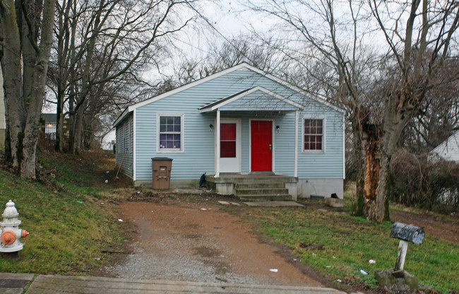 825 W Mckennie Ave in Nashville, TN - Building Photo - Building Photo