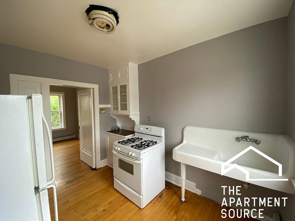 5218 W Crystal St in Chicago, IL - Building Photo