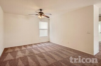 22357 Van Der Veen Way in Maricopa, AZ - Foto de edificio - Building Photo