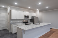 Sycamore Heights Townhomes in Tontitown, AR - Foto de edificio - Interior Photo