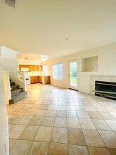 102 Alhambra Ave in Ventura, CA - Building Photo - Building Photo