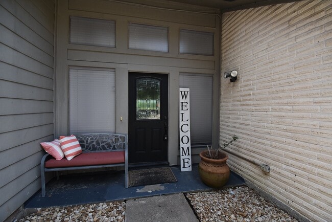 6003 Long Leaf Dr in Houston, TX - Building Photo - Building Photo