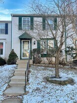 563 Melissa Ct in Arnold, MD - Building Photo