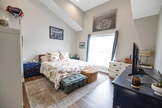 2082 Atherton Heights Ln in Charlotte, NC - Building Photo - Building Photo