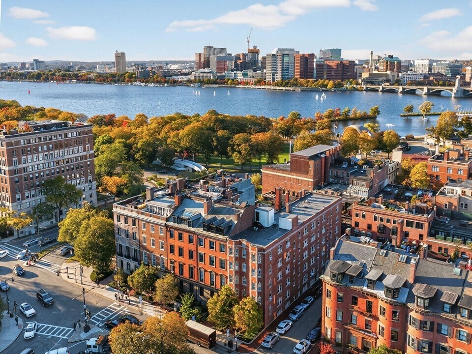 93 Beacon St in Boston, MA - Building Photo