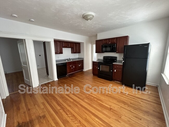 62 Sterling St in Worcester, MA - Building Photo - Building Photo