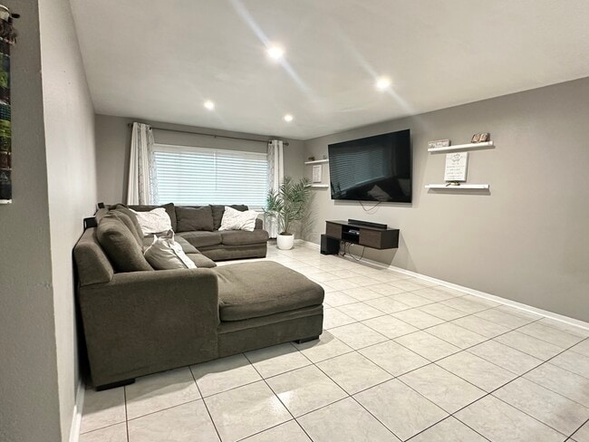 property at 1220 Oakdale St