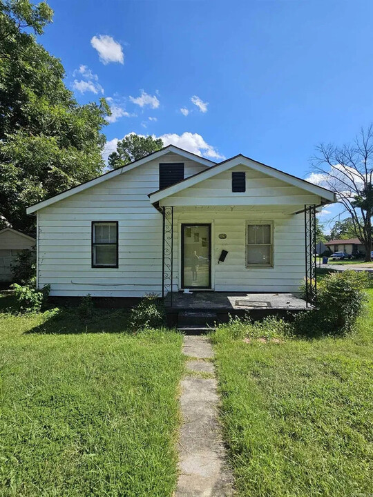 1100 W 24th St in North Little Rock, AR - Building Photo