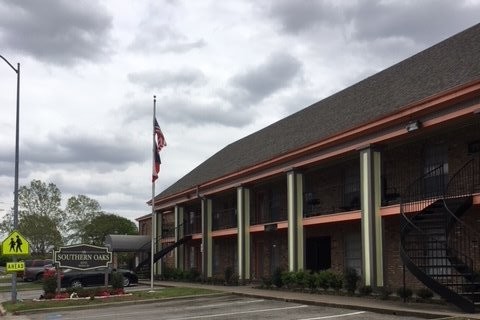 Southern Oaks Apartments in Houston, TX - Building Photo - Building Photo