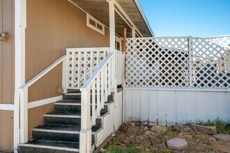 2879 Green Tree Ave in Las Vegas, NV - Foto de edificio - Building Photo