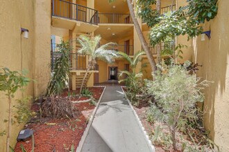 4314 NW 9th Ave in Pompano Beach, FL - Building Photo - Building Photo