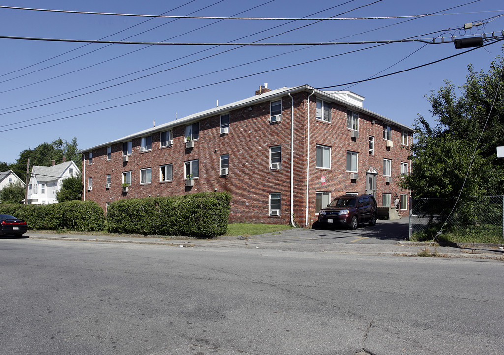 430 Wilder St in Lowell, MA - Foto de edificio