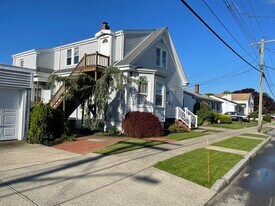 24 Sharp St, Unit 2ndfloor in Dartmouth, MA - Building Photo