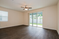 11880 Mountain Retreat Ln in Riverview, FL - Foto de edificio - Building Photo