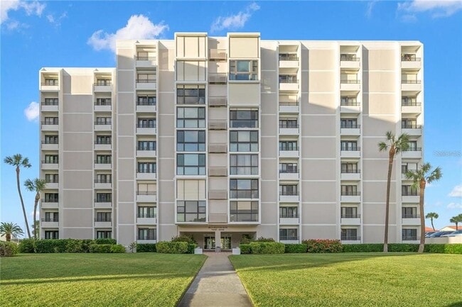851 Bayway Blvd in Clearwater, FL - Building Photo - Building Photo