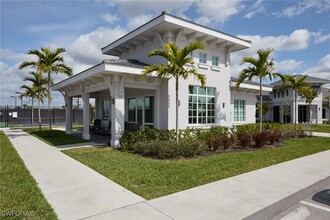 5527 Double Eagle Cir in Ave Maria, FL - Foto de edificio - Building Photo