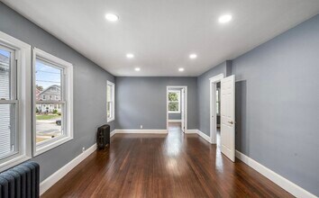 402 Morse Ave in Ridgefield, NJ - Building Photo - Building Photo