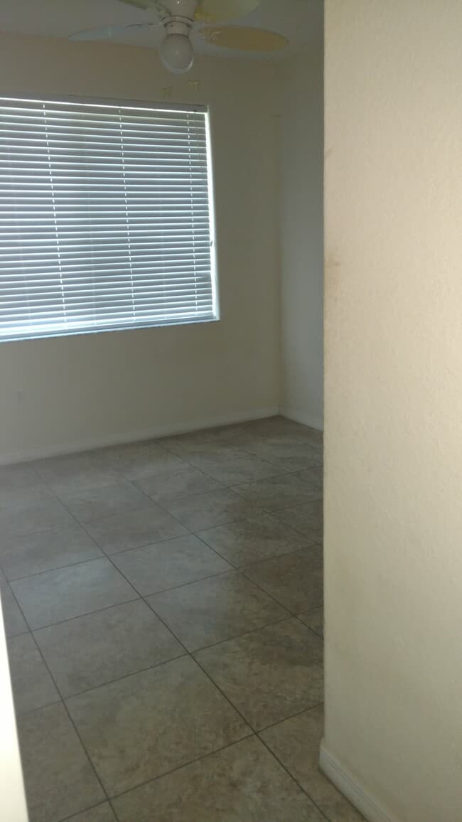 1712 NE 9th Dr in Homestead, FL - Building Photo - Building Photo