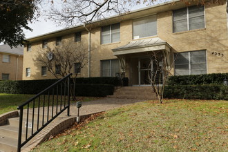 McKinney Arms Apartments in Dallas, TX - Building Photo - Building Photo