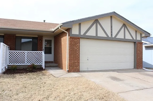 3161 S Bunker Hl Dr in Wichita, KS - Foto de edificio - Building Photo