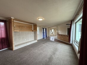 2347 Cannon Ave in Roseburg, OR - Building Photo - Building Photo