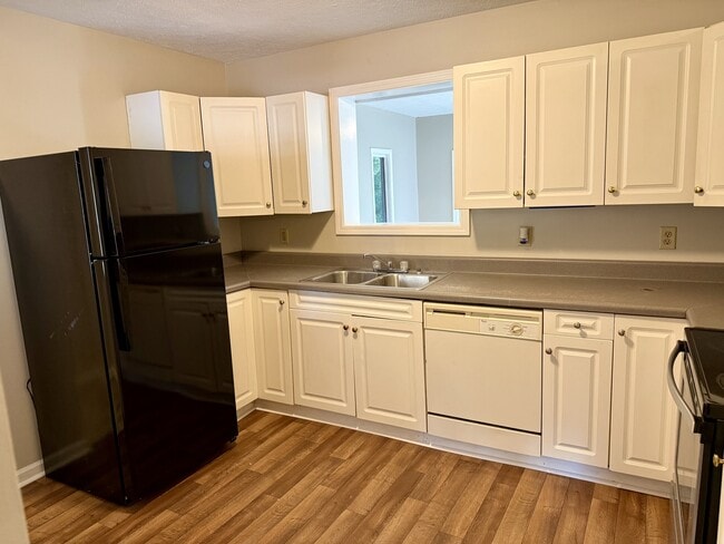 1104 Bickerstaff St in Tupelo, MS - Building Photo - Building Photo