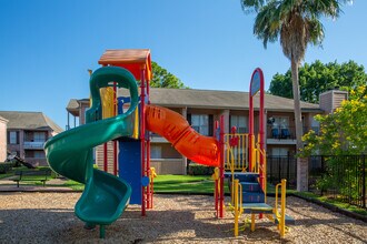 Mia LXMI Westchase East in Houston, TX - Building Photo - Building Photo