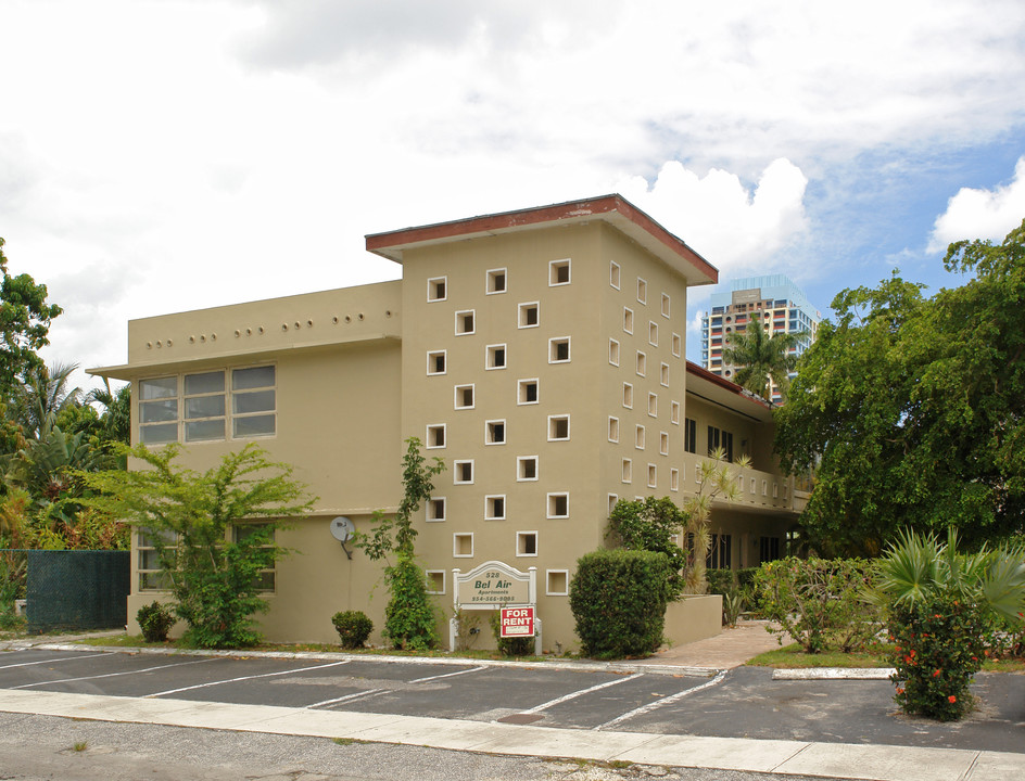 Bel Air Apartments in Fort Lauderdale, FL - Building Photo