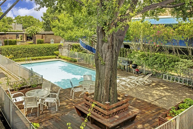 property at 3271 Sul Ross St