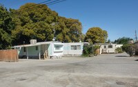 Woodland Creek Mobile Home Park in East Palo Alto, CA - Building Photo - Building Photo