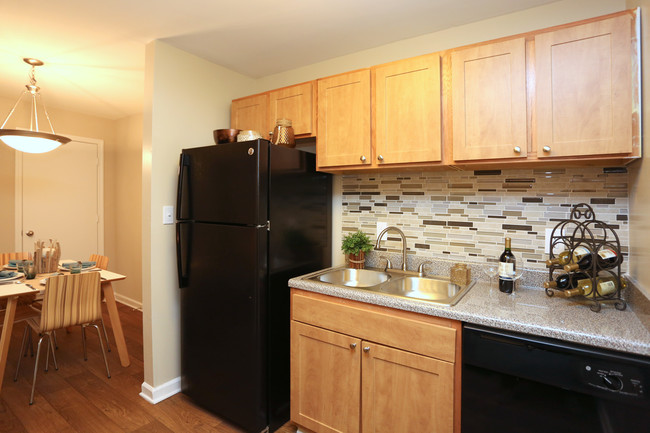 Sedona Falls in Marietta, GA - Building Photo - Interior Photo